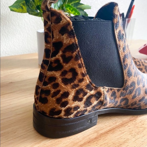 Freda Salvador Sleek Cheetah Chelsea Booties Leather Trim Genuine Calf Hair NWT - Picture 7 of 10